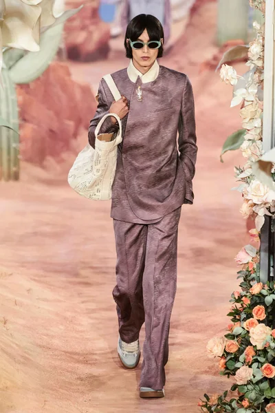 Look 17